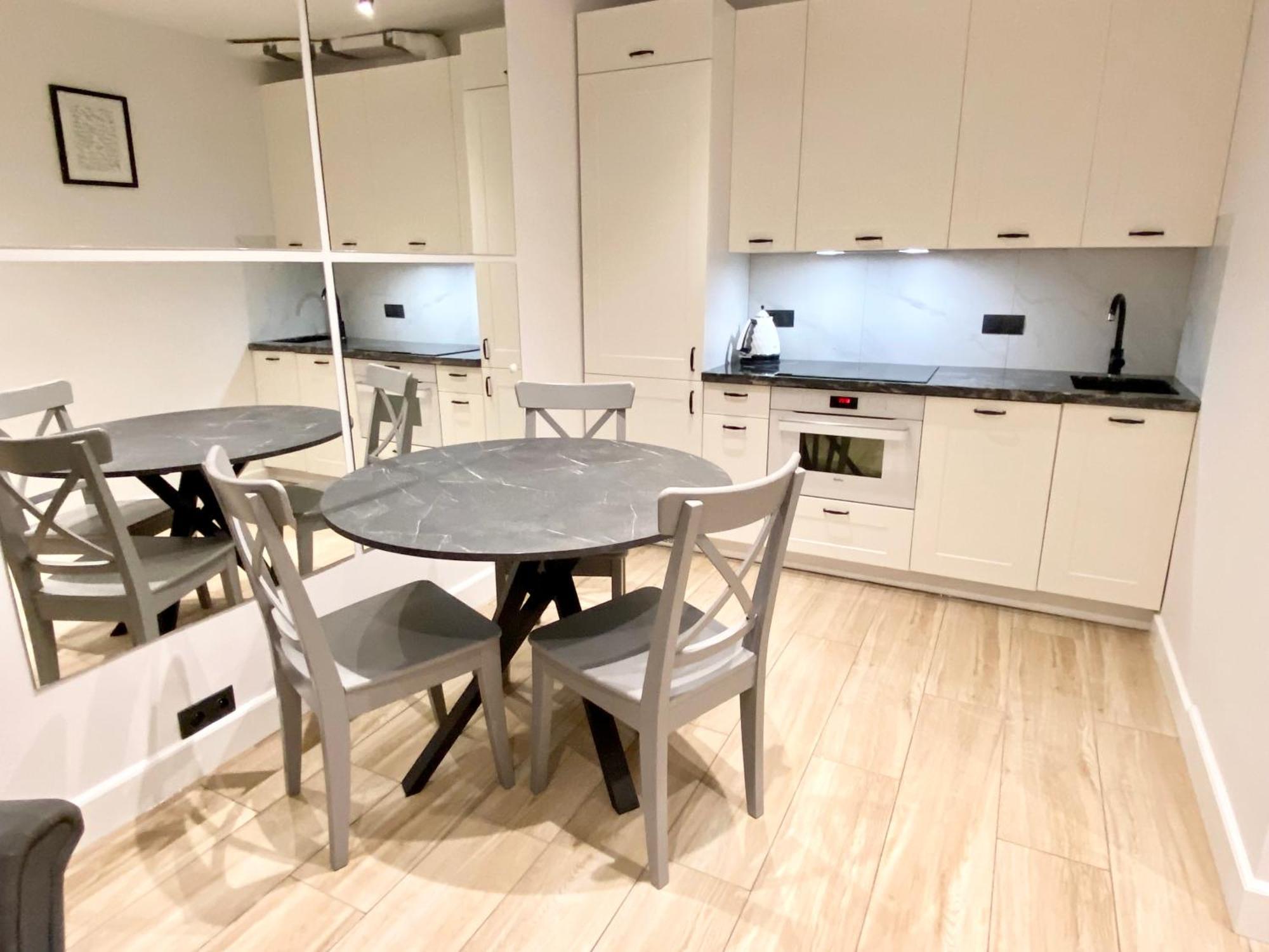 Nice To Host You - Old Town Apartment Warschau Buitenkant foto